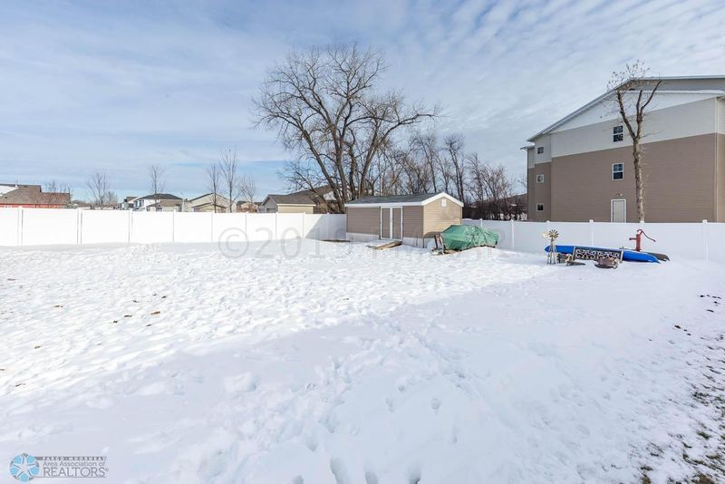 3424 25th St S, Moorhead, MN 56560