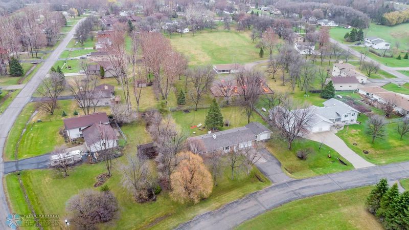 6208 9th St N, Moorhead, MN 56560