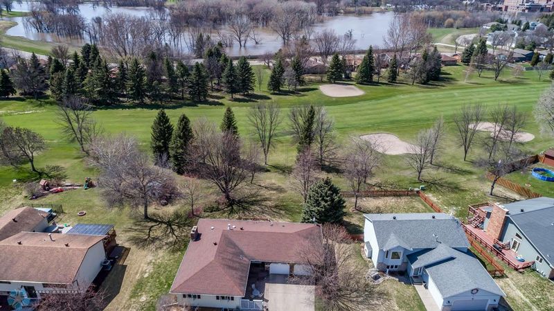 2413 Fairway Dr, Moorhead, MN 56560