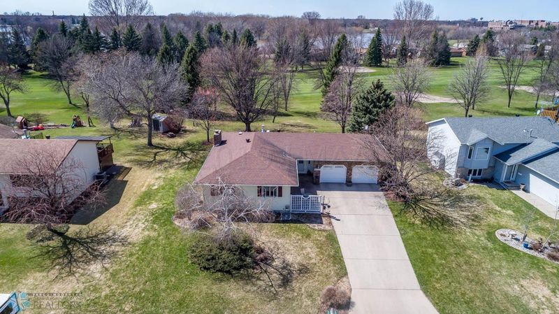 2413 Fairway Dr, Moorhead, MN 56560