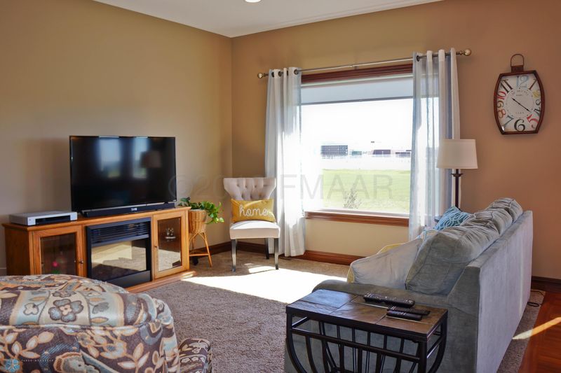 1608 36 St S, Moorhead, MN 56560