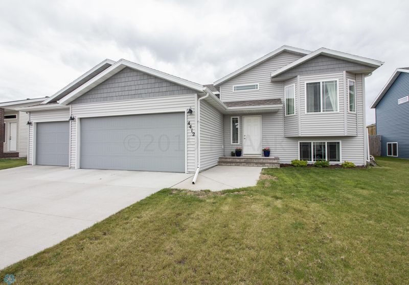 4412 17th St S, Moorhead, MN 56560