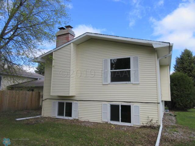 417 20 St NW, East Grand Forks, MN 56721