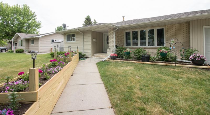 923 22nd Ave S, Moorhead, MN 56560