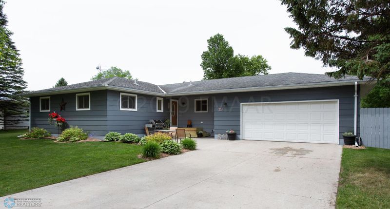 601 6 St SE, Barnesville, MN 56514
