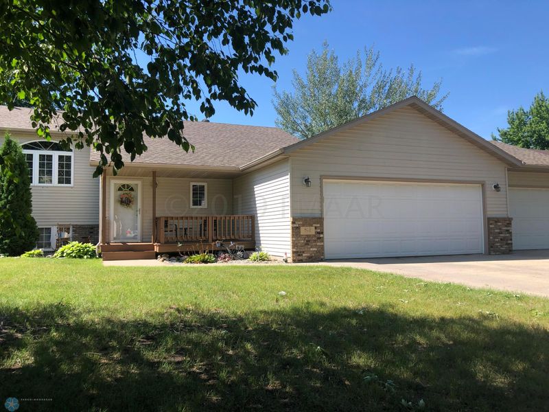 812 4 Ave NE, Barnesville, MN 56514