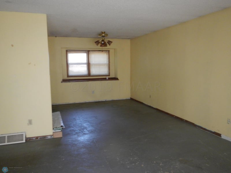 522 20th St NW, East Grand Forks, MN 56721