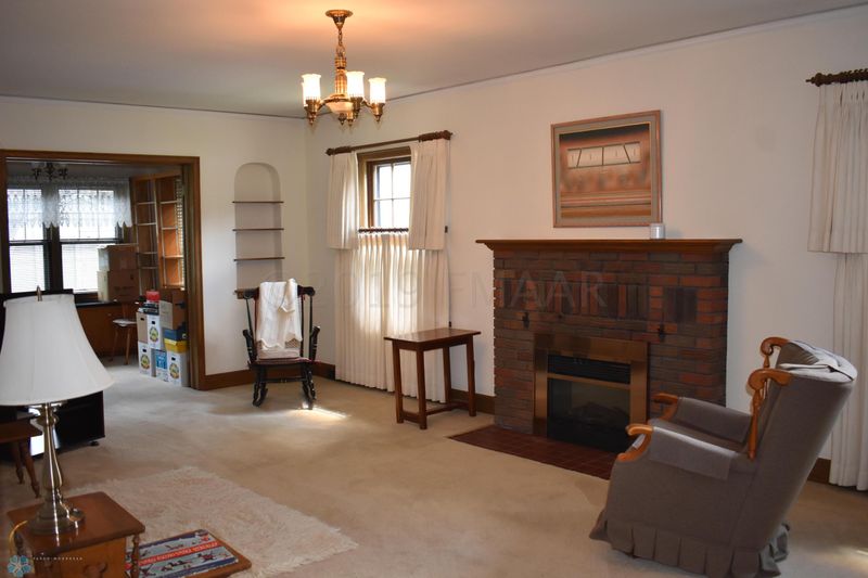 704 8th St S, Moorhead, MN 56560