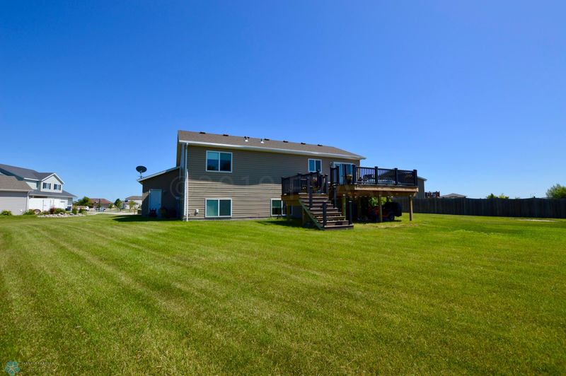 1533 Johnson Dr S, Moorhead, MN 56560