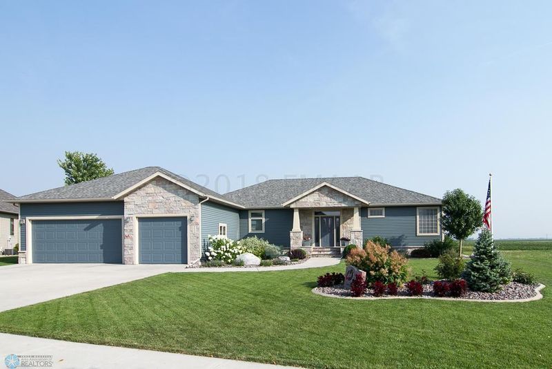 4846 3rd St SW, Moorhead, MN 56560