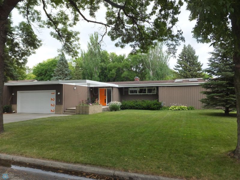 1222 1st St S, Moorhead, MN 56560