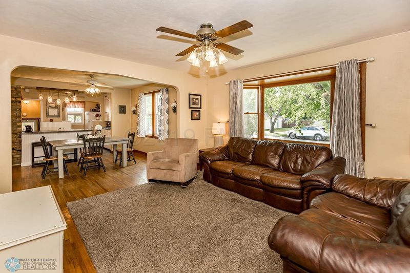 202 2 St NE, Barnesville, MN 56514