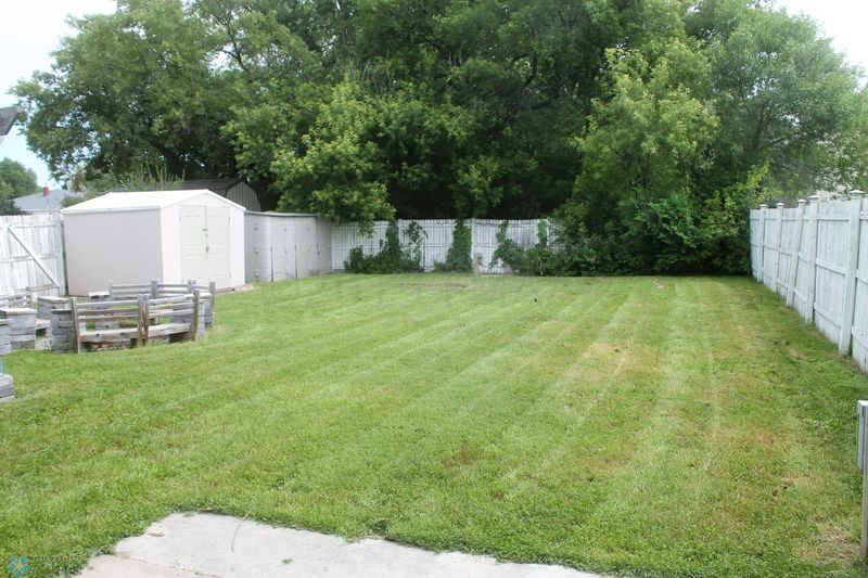 418 18th St N, Moorhead, MN 56560