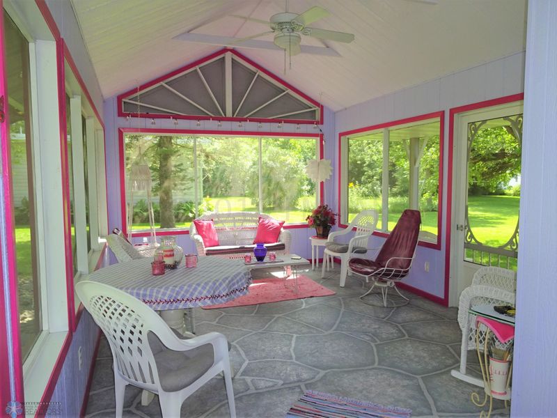 407 Northern Pacific Ave W, Ulen, MN 56585