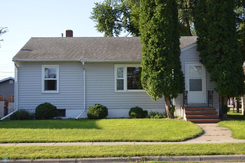 11 1st Ave NE, Dilworth, MN 56529
