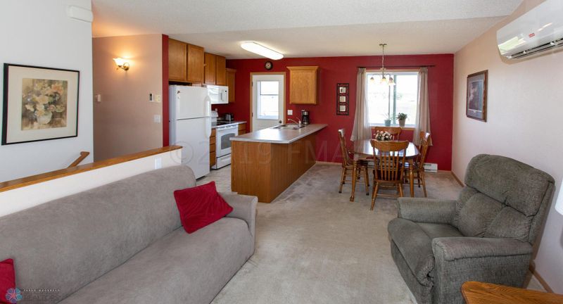 3803 34th St S, Moorhead, MN 56560