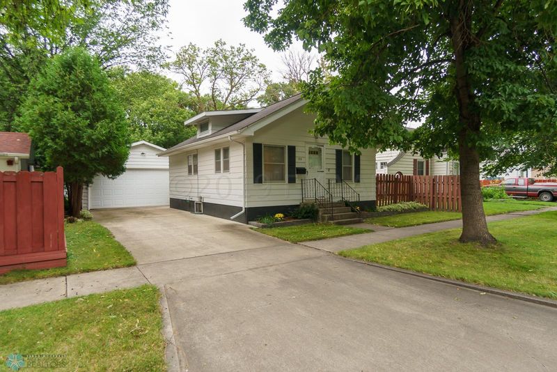 315 13th St S, Moorhead, MN 56560