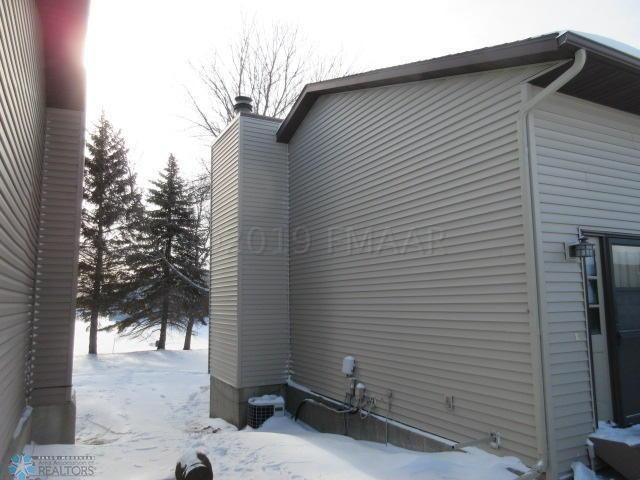 645 Beech Ln, Moorhead, MN 56560
