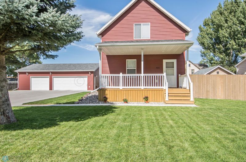 305 1st Ave SW, Dilworth, MN 56529
