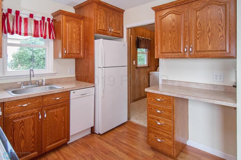 112 2 St SE, Barnesville, MN 56514