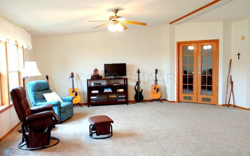 416 N P Ct, Breckenridge, MN 56520