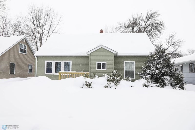 119 6th St NE, Barnesville, MN 56514
