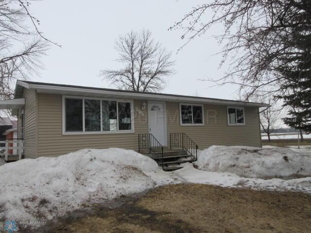 103 1 St, Shelly, MN 56581