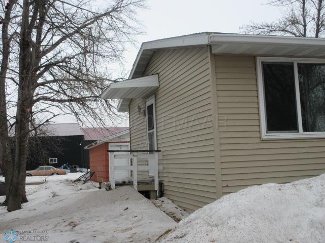 103 1 St, Shelly, MN 56581