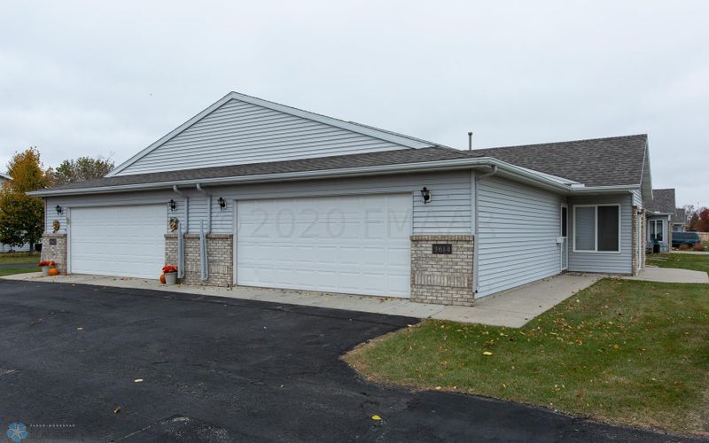 3614 7th St S, Moorhead, MN 56560