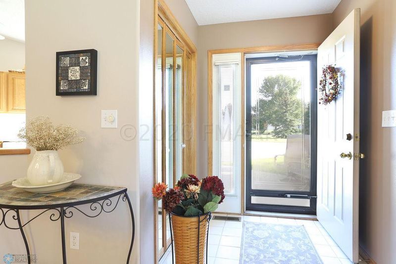 1103 30th St S, Moorhead, MN 56560