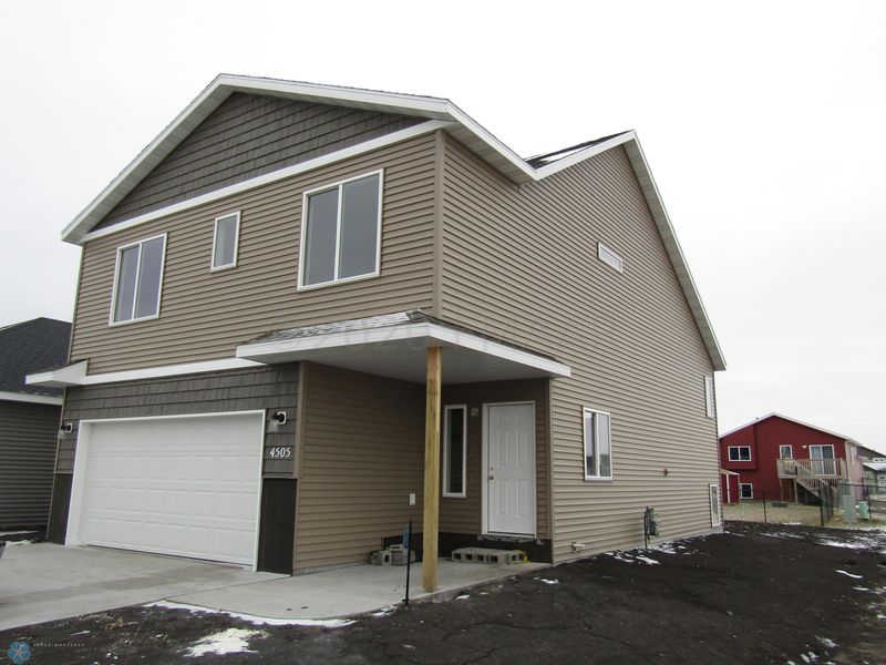 4505 19 St S, Moorhead, MN 56560
