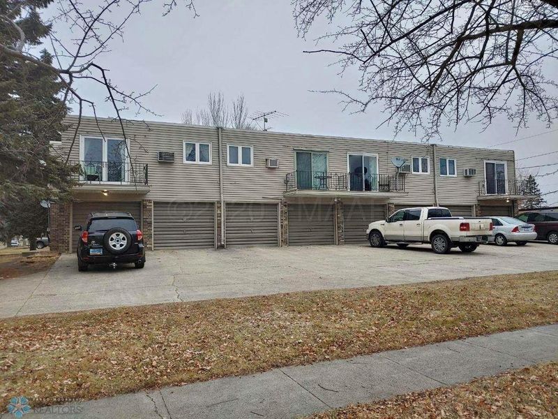 1516 19th 1/2 St S #7, Moorhead, MN 56560