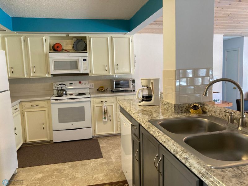 710 6 St, Hawley, MN 56549
