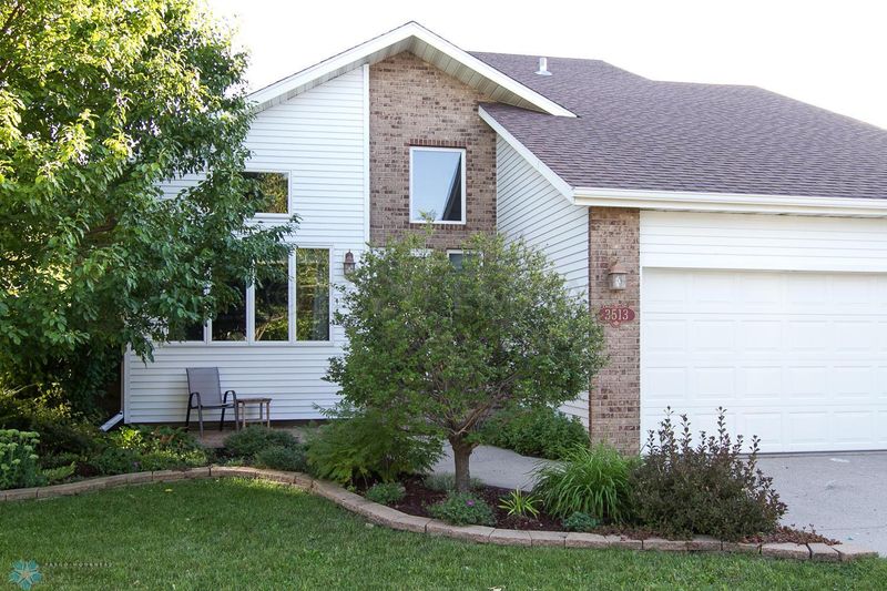 3513 Westmoor Dr, Moorhead, MN 56560