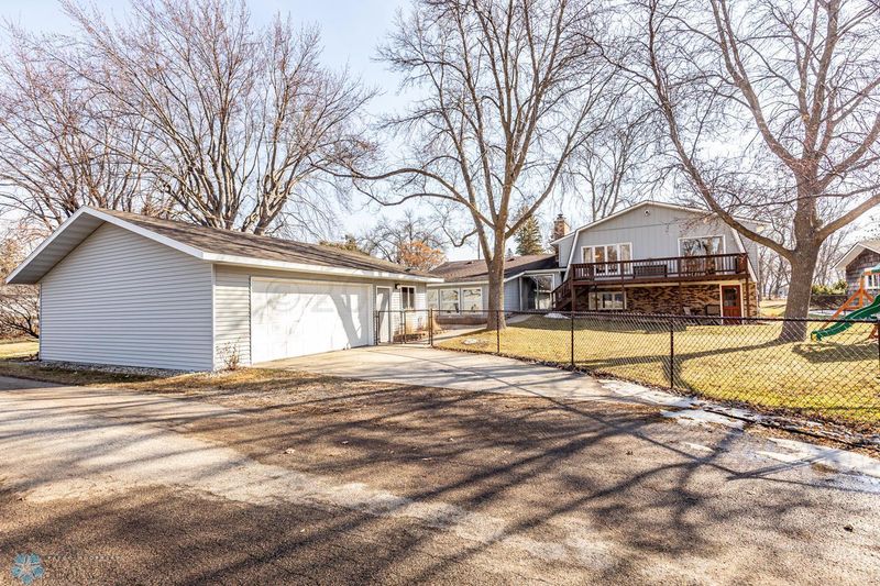 1322 Lyndale Ave, Detroit Lakes, MN 56501