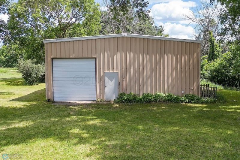 10001 3rd St S, Moorhead, MN 56560
