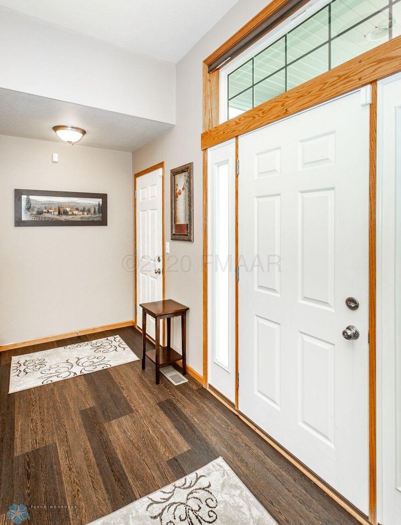 2020 41st St S, Moorhead, MN 56560