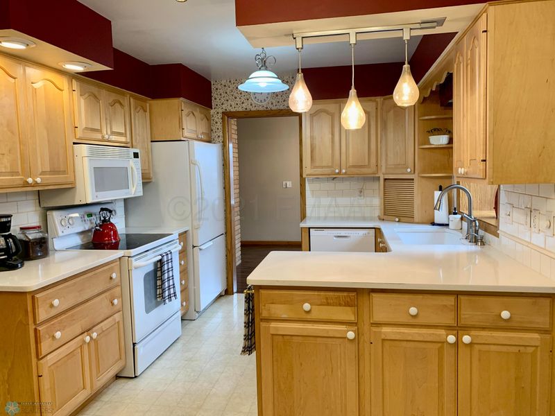 1920 Centre Sq, Moorhead, MN 56560