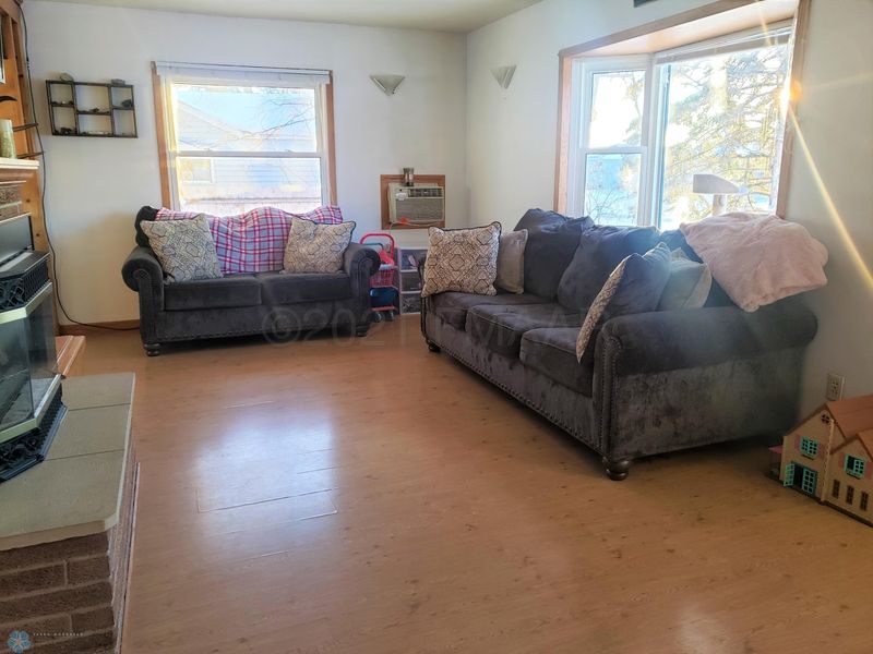 802 3rd St SE, Barnesville, MN 56514