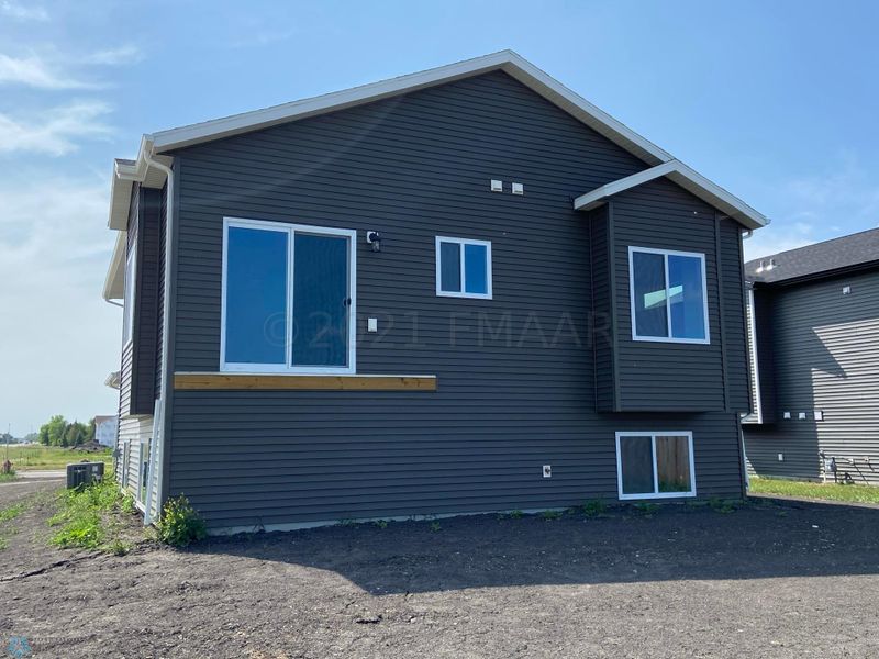 3920 31st St S, Moorhead, MN 56560