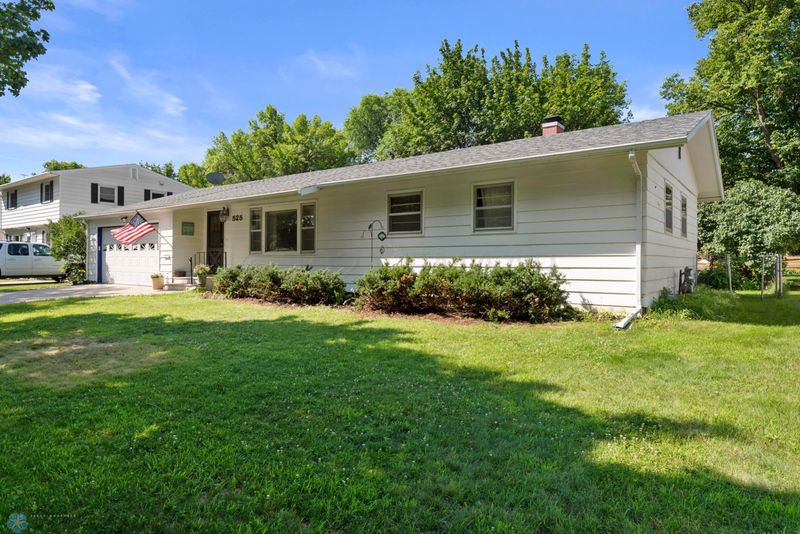 525 Cedar Ln, Moorhead, MN 56560