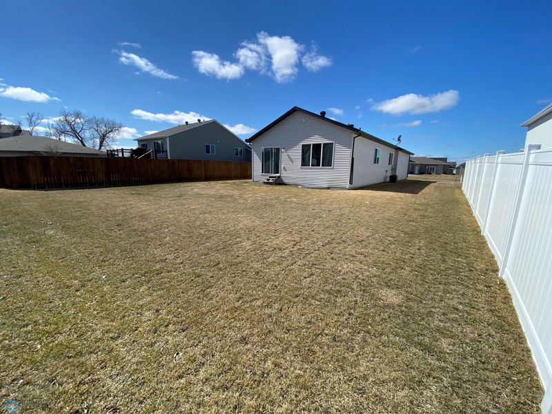 3366 26th St S, Moorhead, MN 56560