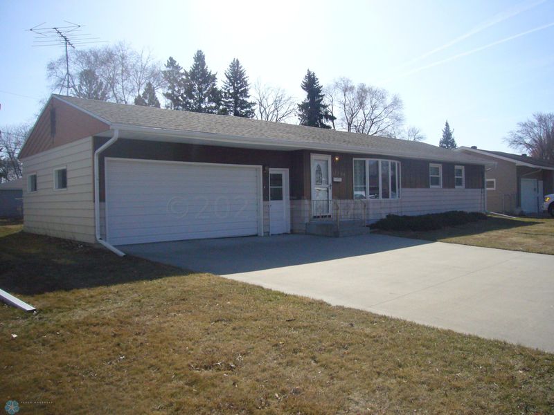 1508 19th St S, Moorhead, MN 56560