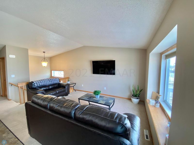 4445 16th St S, Moorhead, MN 56560