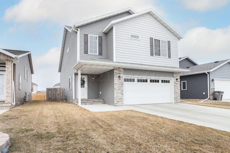 1742 44th Ave S, Moorhead, MN 56560