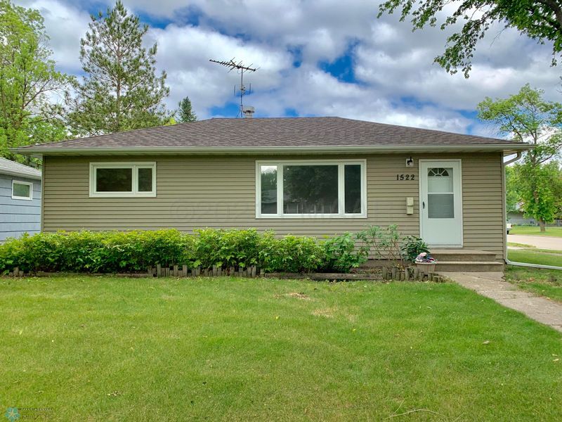 1522 16th St S, Moorhead, MN 56560