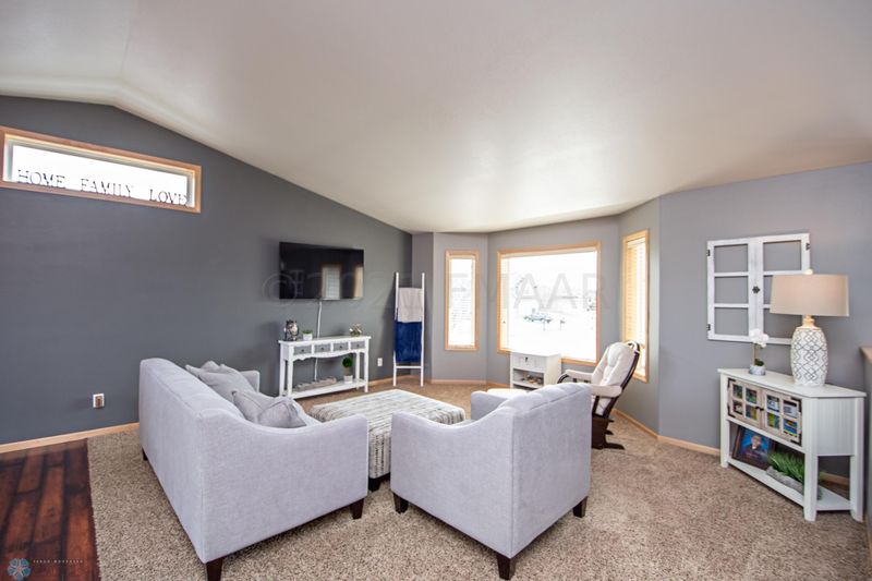 1294 39th Ave S, Moorhead, MN 56560