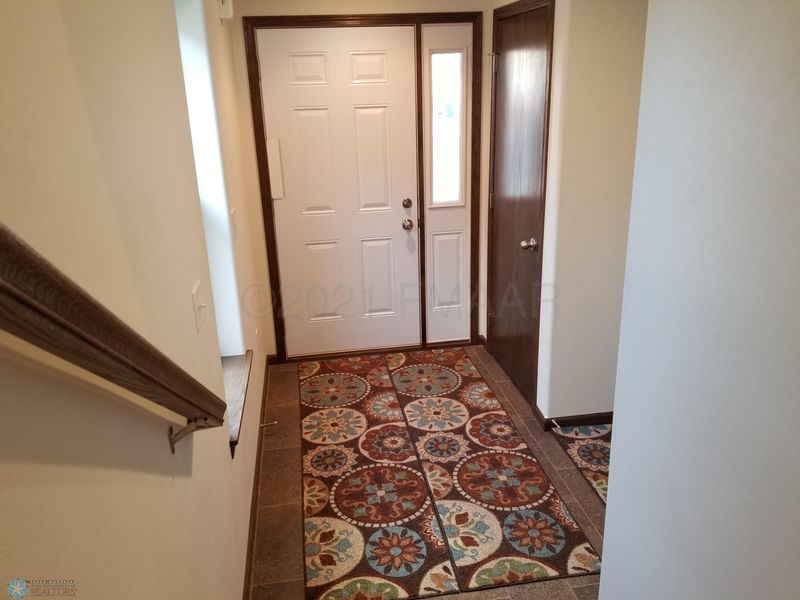 4009 9th St S, Moorhead, MN 56560