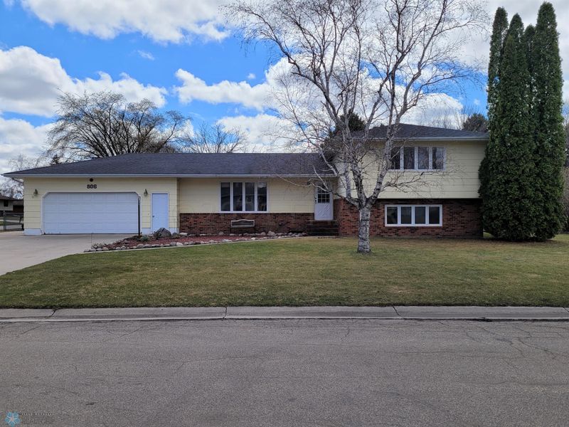 806 5 Ave SE, Barnesville, MN 56514