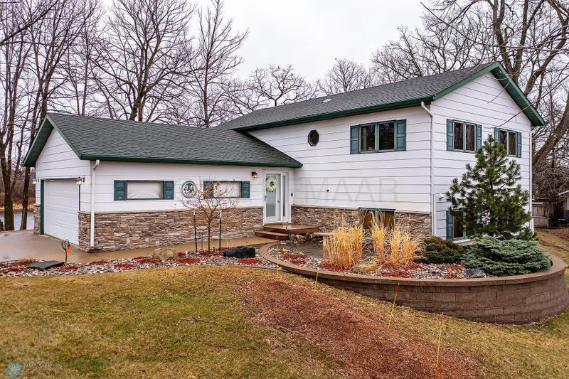10389 W Lake Ida Ln, Pelican Rapids, MN 56572